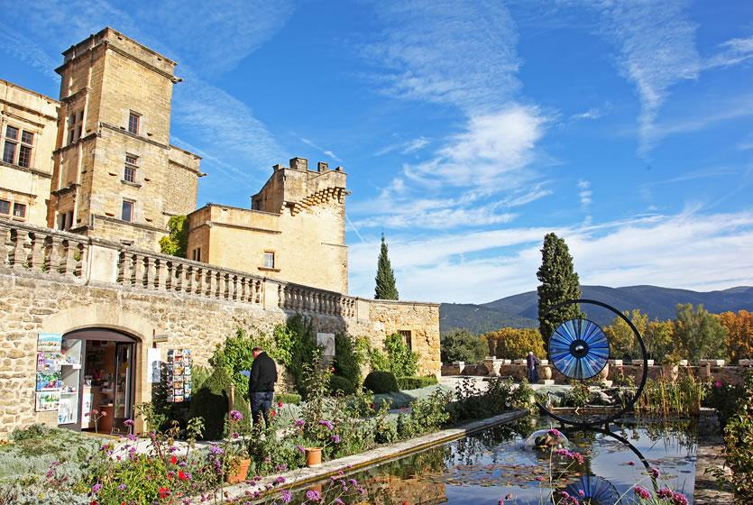 Lourmarin, premier château Renaissance en Provence